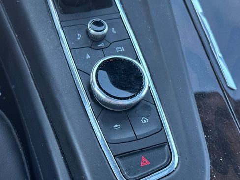 Used 2023 Cadillac Escalade Sport Platinum w/ LPO, ONYX Package image 31