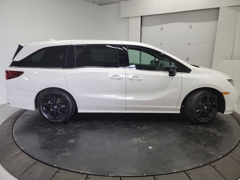 Certified 2023 Honda Odyssey Sport image 11