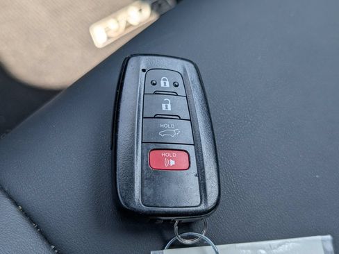 Used 2023 Toyota RAV4 XSE AWD/4WD image 19