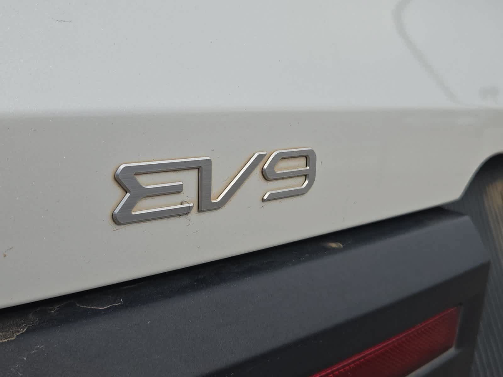 Used 2024 Kia EV9 Light Long Range RWD image 13