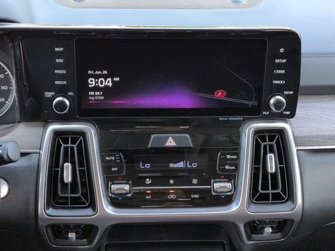 Used 2023 Kia Sorento EX w/ Panoramic Sunroof Package FWD image 18