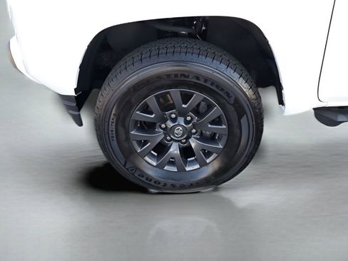 Certified 2023 Toyota Tacoma SR5 AWD/4WD image 3