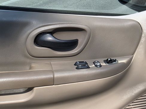 Used 2003 Ford F150 XL RWD image 11