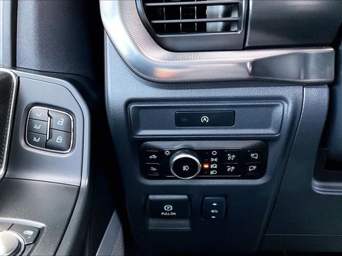 Used 2025 Ford F150 Raptor image 36