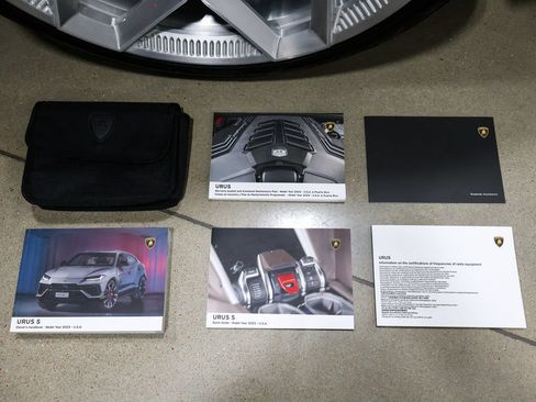 Used 2023 Lamborghini Urus S AWD/4WD image 65