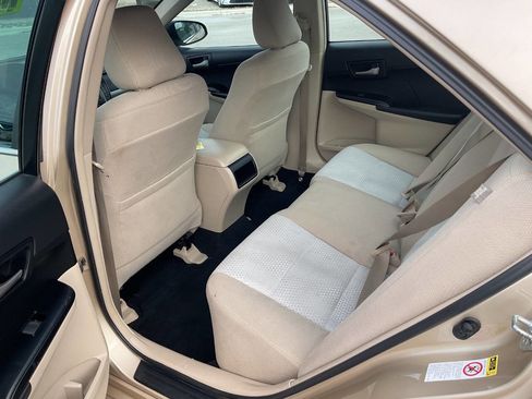 Used 2012 Toyota Camry LE image 25