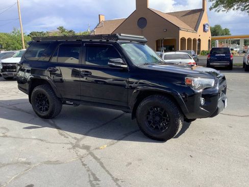 Used 2022 Toyota 4Runner TRD Off-Road Premium AWD/4WD image 9