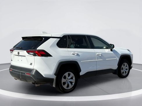 Used 2023 Toyota RAV4 LE AWD/4WD image 5