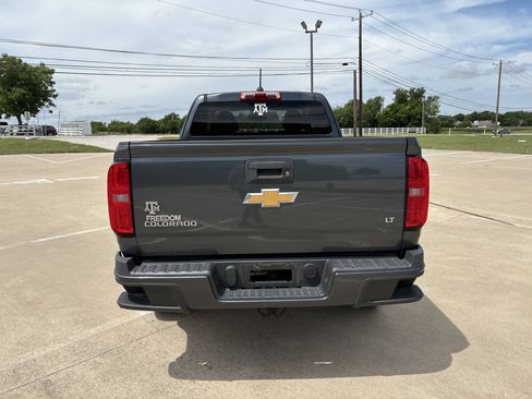 Used 2015 Chevrolet Colorado LT w/ LT Convenience Package RWD image 3