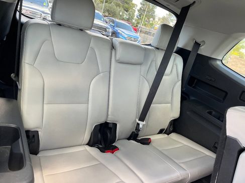 Used 2020 Kia Telluride S w/ S 8 Passenger Seating Package image 17