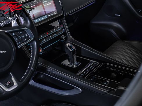 Used 2020 Jaguar F-PACE SVR AWD/4WD image 27