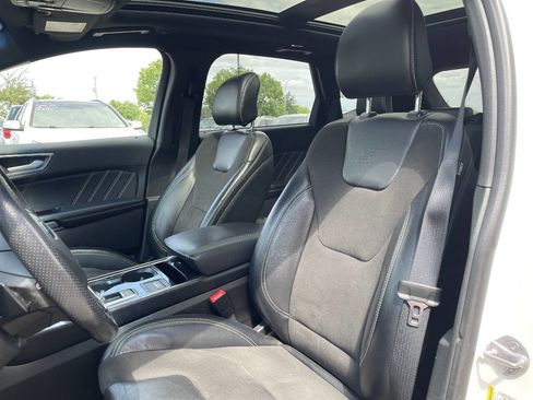 Used 2019 Ford Edge ST w/ Cold Weather Package AWD/4WD image 14