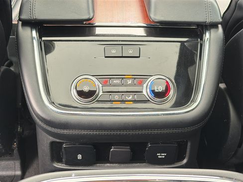Used 2019 Lincoln Navigator Reserve AWD/4WD image 31