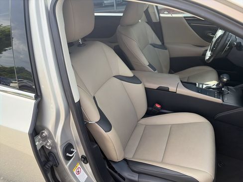 Used 2019 Lexus ES 350 w/ Premium Package FWD image 34