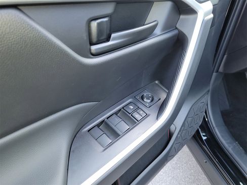 Used 2025 Toyota RAV4 LE image 20