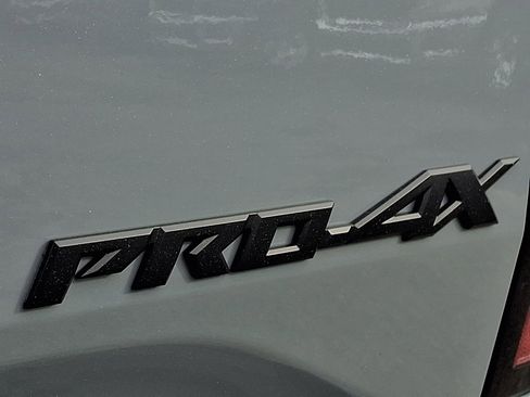 Used 2024 Nissan Frontier PRO-4X w/ Technology Package image 31