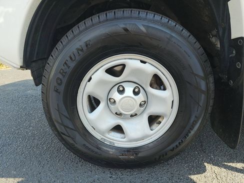 Used 2015 Toyota Tacoma PreRunner w/ SR5 Package image 31