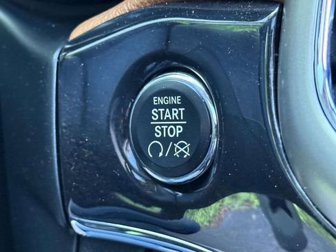 Used 2013 Jeep Grand Cherokee Overland Summit AWD/4WD image 24