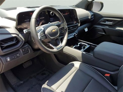 New 2025 Chevrolet Silverado EV LT image 15