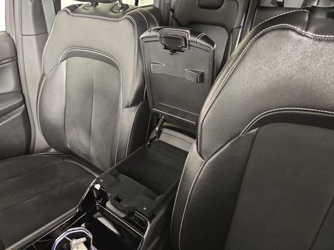 Used 2022 Jeep Grand Cherokee Altitude image 27