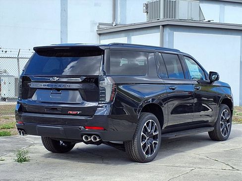 New 2026 Chevrolet Suburban RST w/ Comfort Package image 4