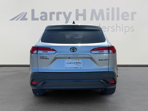 Used 2025 Toyota Corolla Cross AWD Hybrid image 4