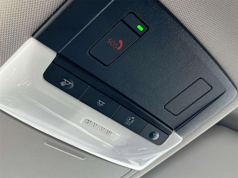 Certified 2023 Nissan Rogue SV image 12