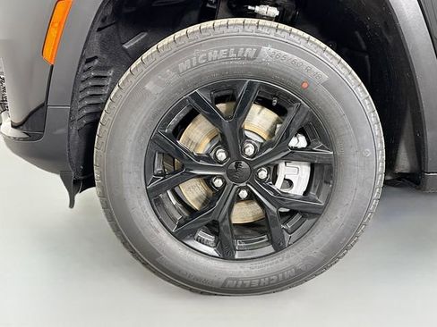 New 2025 Jeep Grand Cherokee L Altitude image 31