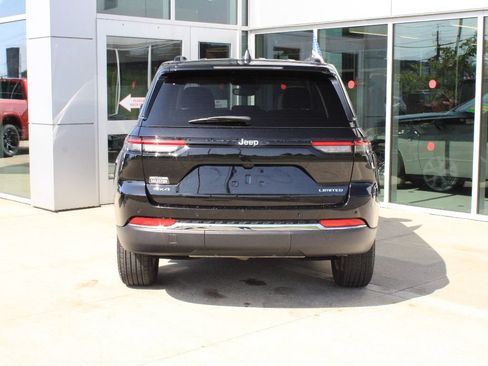 Certified 2023 Jeep Grand Cherokee Limited AWD/4WD image 7