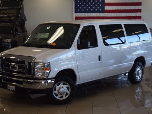 Used 2014 Ford E-350 and Econoline 350 XLT image 13