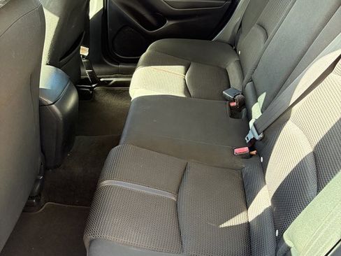 Used 2018 MAZDA MAZDA3 Sport w/ Preferred Equipment Package image 21