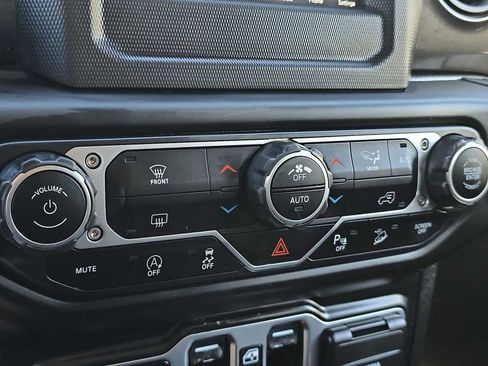 Used 2021 Jeep Wrangler Unlimited Sport AWD/4WD image 28