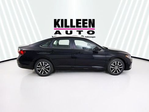 New 2026 Volkswagen Jetta SE FWD image 8