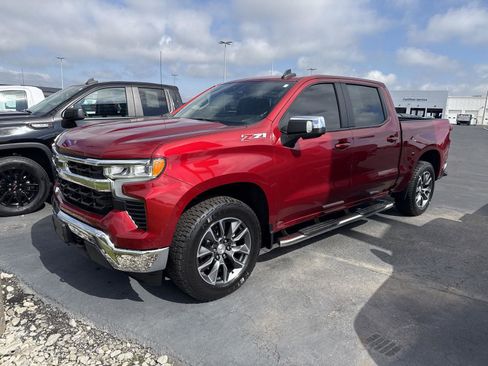Used 2024 Chevrolet Silverado 1500 LT AWD/4WD image 5