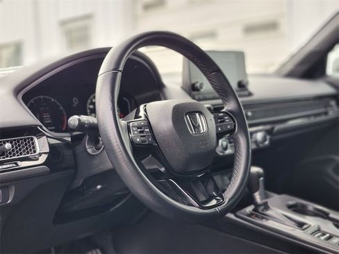 Used 2023 Honda Civic Sport image 17