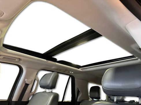 Certified 2025 Ford Expedition Active AWD/4WD image 32