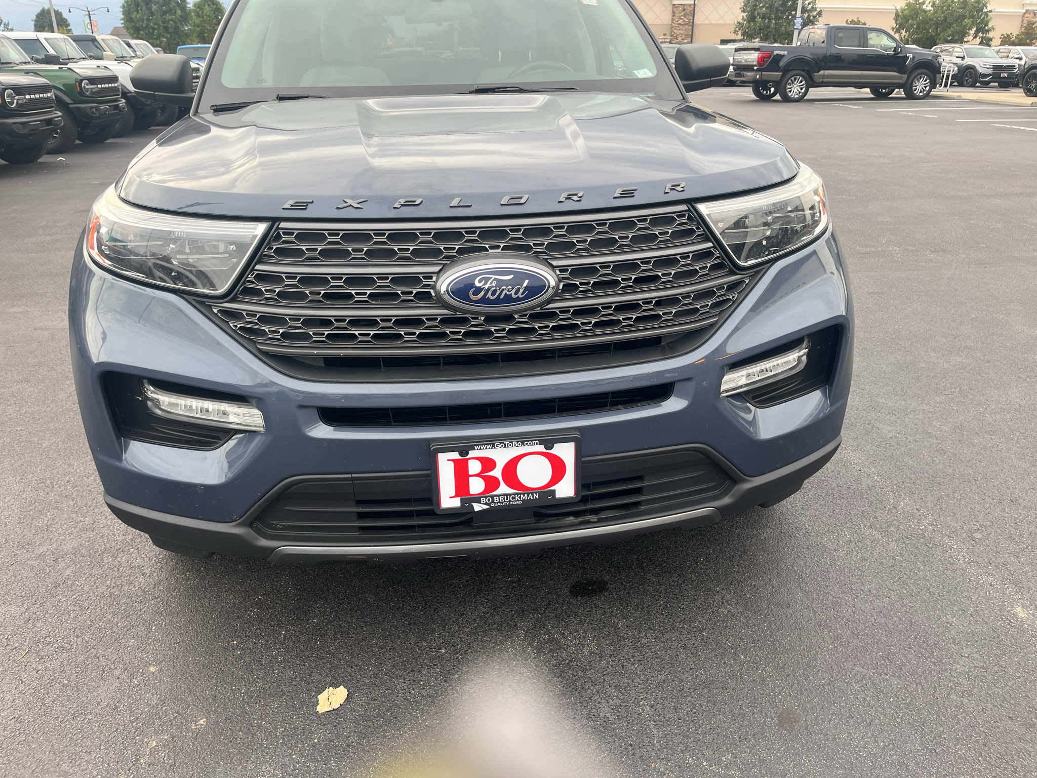 Used 2021 Ford Explorer XLT w/ Equipment Group 202A AWD/4WD image 2