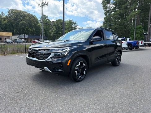 Certified 2025 Kia Seltos S AWD/4WD image 2