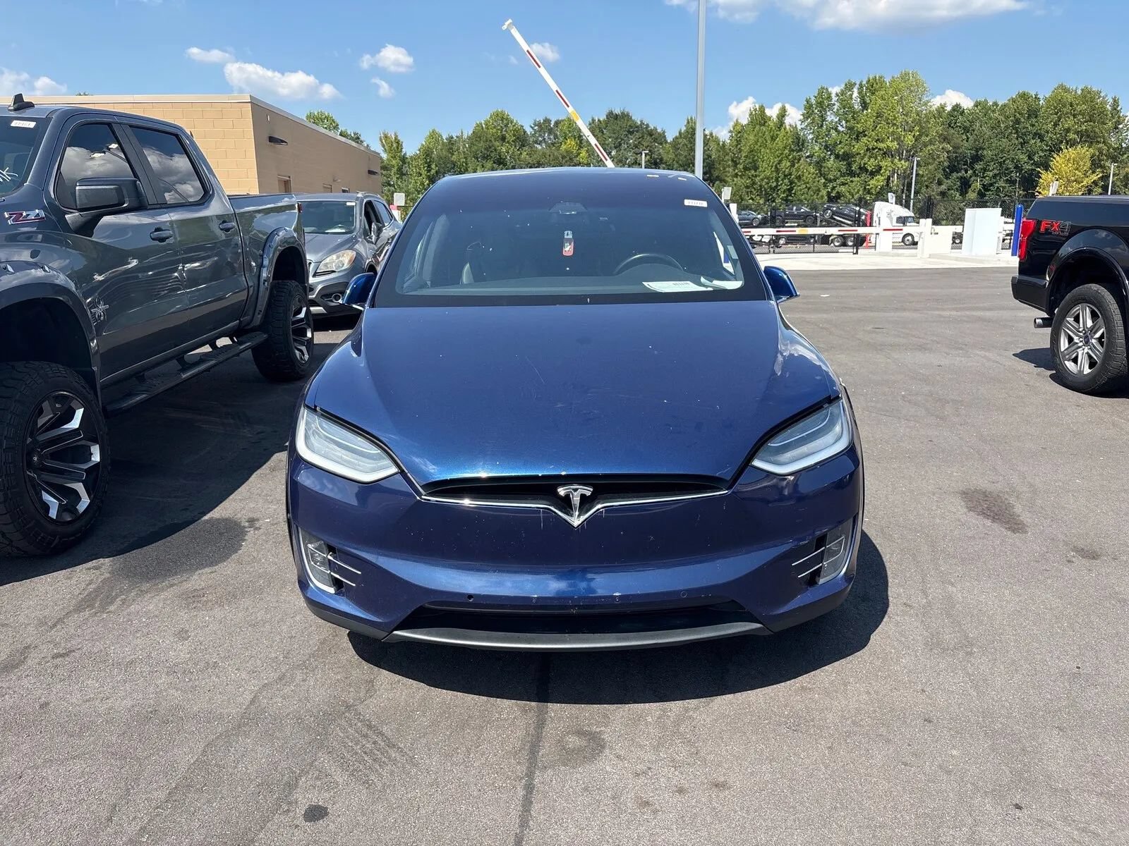 Used 2019 Tesla Model X Long Range AWD/4WD image 2