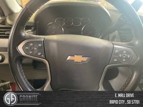 Used 2020 Chevrolet Suburban LT AWD/4WD image 15