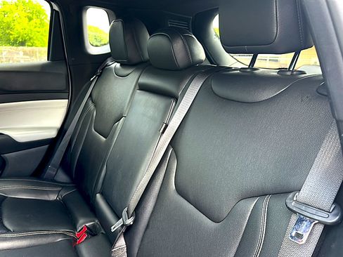 Used 2025 Jeep Compass Limited AWD/4WD image 19