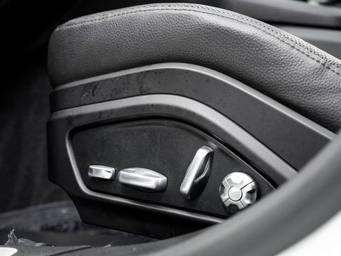 Used 2019 Porsche Panamera 4 AWD/4WD image 11