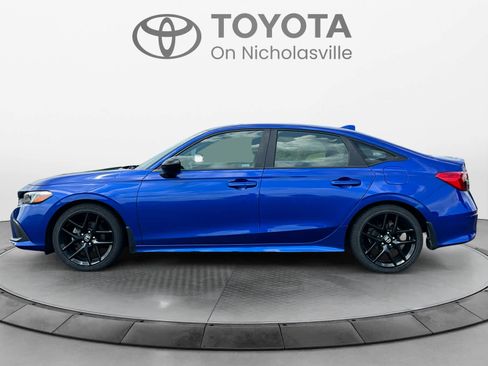 Used 2024 Honda Civic Sport image 2