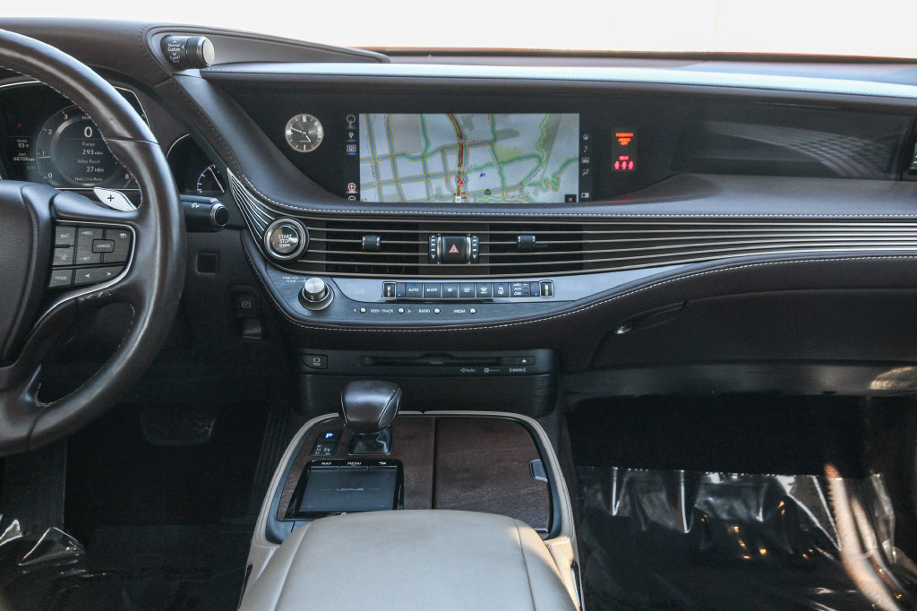 Used 2020 Lexus LS 500 w/ Accessory Package (Z1) RWD image 13