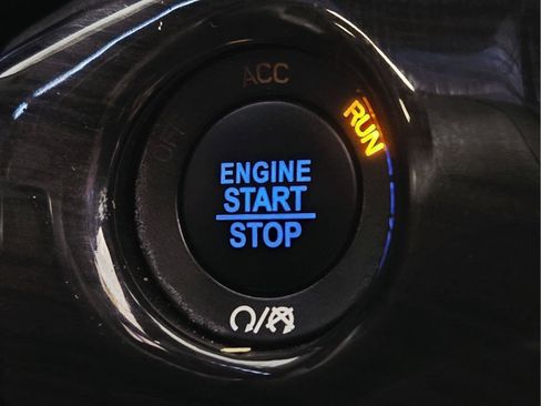 Used 2019 Jeep Grand Cherokee Overland AWD/4WD image 41