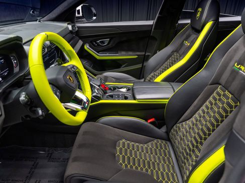 Used 2022 Lamborghini Urus image 65