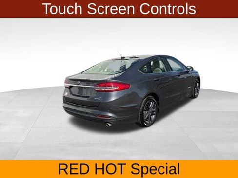 Used 2018 Ford Fusion SE image 7