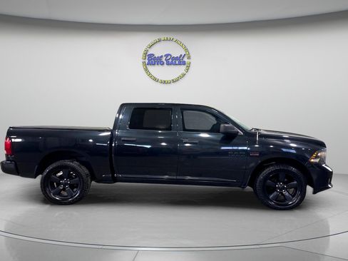 Used 2016 RAM 1500 Express w/ Black Ram 1500 Express Group image 6