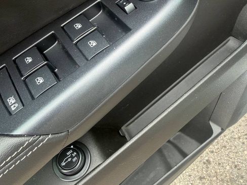 Used 2013 Cadillac SRX Luxury AWD/4WD image 17