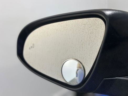 Used 2018 Toyota C-HR XLE FWD image 23